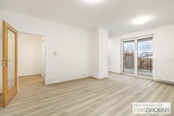 Pronájem bytu 1kk, 33 m2, s parkovacím stáním a terasou - 7