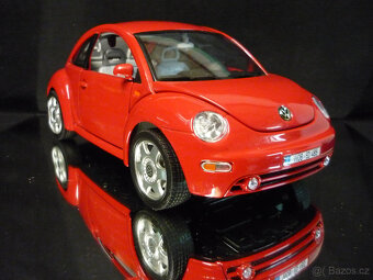 Volkswagen New Beetle VW Bburago 1/18 - 7