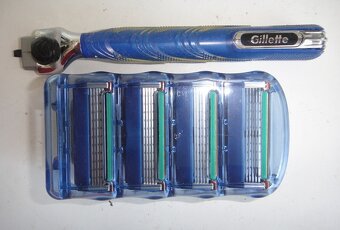 GILLETTE Mach3 - 7