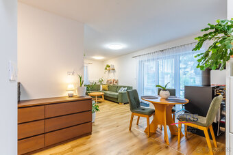 Kompletně zrekonstruovaná chata k trvalému bydlení - Říčany - 7