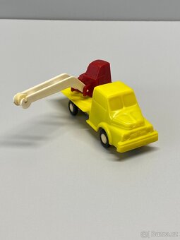 hračky staré hračky autíčka igra jeřáb - 7