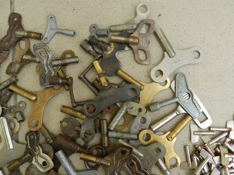 KLÍČKY 111 KUSŮ - 7