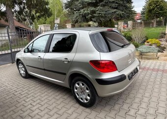 Peugeot 307 1,6i serviska , klima ,1 Majit benzín - 7