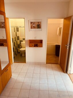 Neprůchozí pokoj - 7