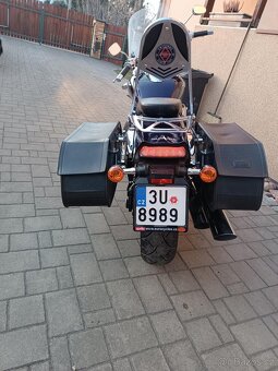 Suzuki Intruder M800 - 7