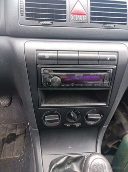 Škoda Octavia 1.6 benzin - 7
