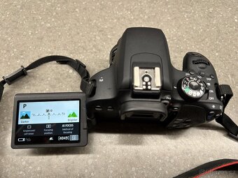 Canon EOS 800D - 7