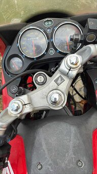 Honda CBR 125R - 7