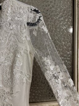 Svatební šaty – bílé krajkové s rozparkem, vel. XS - 7