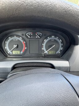 Škoda fabia kombi 1,4 16v 55kw 2004 - 7