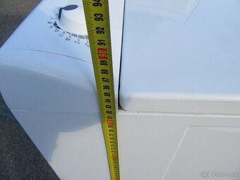 Nabízím pračku Zanussi vrchní plnění na 5.5 kg prádla. Plně - 7