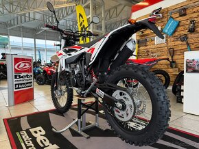 RR Enduro 4T 125 T MY25 - bílá - 7