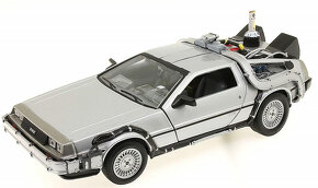 Sada 4x 1:24 DMC DeLorean ze serie Zpátky do Budoucnosti - 7