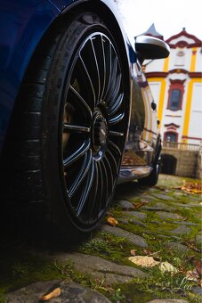 Rotiform BUC S719 8.5x19 ET45 + Pirelli P-Zero PZ4 235/35 - 7