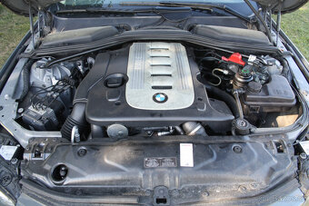 PRODÁM DÍLY NA BMW 61 530XD 173KW 4X4 2010 LCI - 7