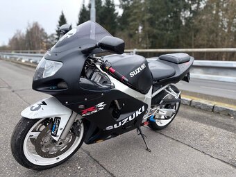 Suzuki gsxr 600 k1 - 7