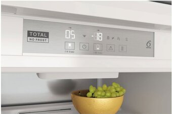 Vestavná kombinovaná lednice Whirlpool WHC18 T573 - 7