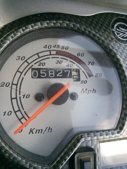 Skútr 2T Keeway F-act 50ccm 2T - 7
