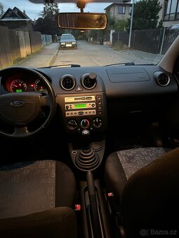 Prodám - Ford Fiesta 2004 - 7