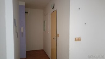 Pronájem bytu Lázně Bohdaneč  1+kk - 7