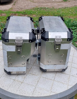Kufry na moto - 7