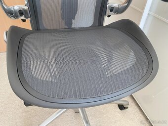 Kancelářská židle Herman Miller Aeron B Exclusive NOVÁ - 7