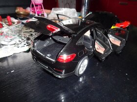 Mercedes-BenzGLC Coupe1:18-limit.edice 499ks - 7