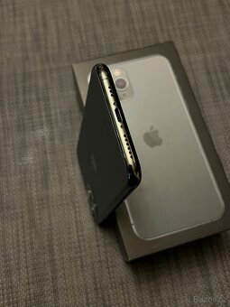Apple iPhone 11 Pro 64GB Midnight Green - 7