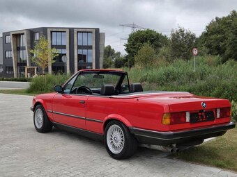 BMW 3-série Cabrio 320i (E30) z roku 1990 - 7