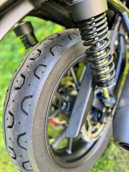 Triumph Street Twin - 7