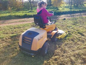 Prodám zahradní traktor Stiga Park Royal (r. v. 2000) po kom - 7