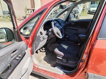 Prodám jen díly Suzuki SX4 - 7