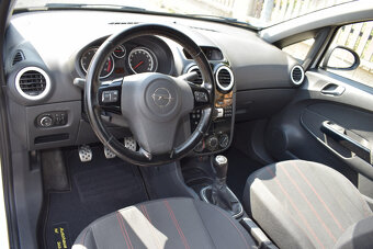 Opel Corsa D 1.4 16V 74kW, Color Edition, KLIMA, rok 2010 - 7