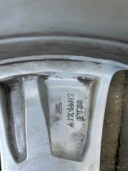 Škoda zimní sada 205/55/16 Nexen 8mm Jako nová - 7