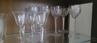 Sada starožitného nádobí z broušeného skla - 7