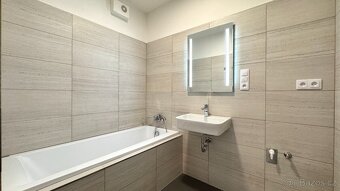 Pronájem 2+kk s lodžií na ul. Chvalovka, Brno - Bystrc - 7