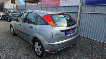 FORD FOCUS 1,6 16V COMFORT - 7