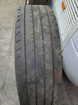 2 vodicí kola 295/80 R 22,5" - 7