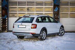 Octavia Combi 2.0 TDI 184k Scout DSG 4x4 - 7