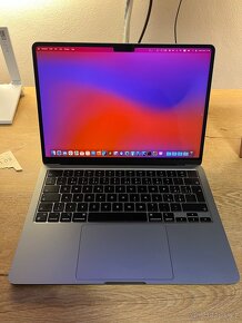 MacBook Air 13" M2 / 16GB RAM / 256GB HD / 8×CPU / Šedý - 7