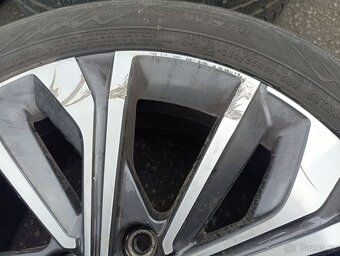 5x108 Peugeot 7Jx17 ET40 číslo 9814117977 alu disky - 7