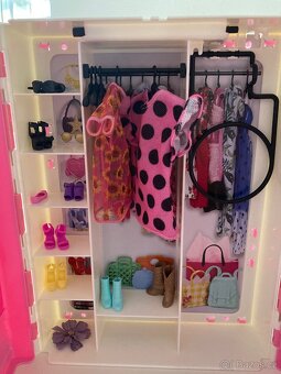 Barbie šatník skříň - 7