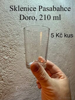 Karafy, skleničky na vodu, víno, šampaňské - 7