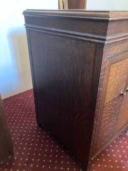 Starožitný gramofon na kliku se skříní - 7