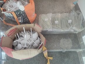 Fasádní hmoždinky a zátky - 7