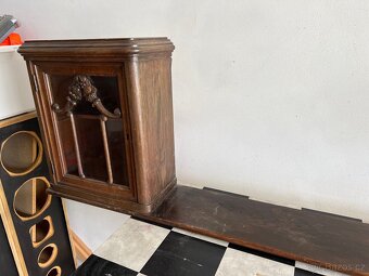 Starožitná Police - 7