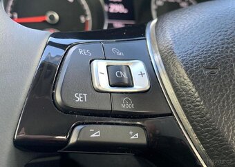 Volkswagen Golf 1.6TDi 77kw HIGHLINE DSG automat 77 kw - 7