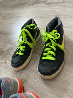 Sportovní a vycházková chlapecká obuv - 7