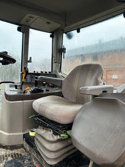 Traktor John Deere 6820 - 7