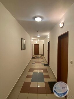 Pronájem zrekonstruovaného bytu 1+kk 26 m², Praha 10 - Vršov - 7